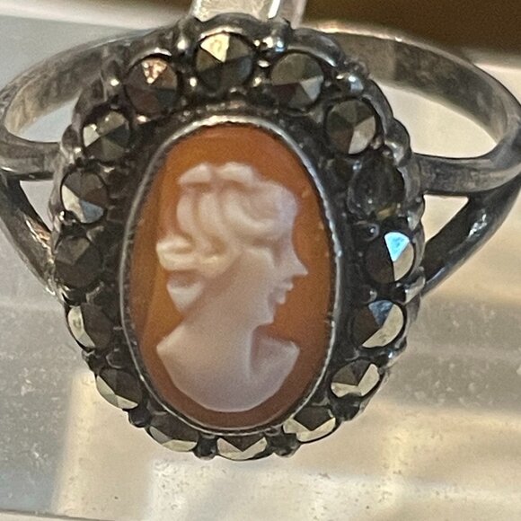 Antique VICTORIAN Carved Shell LADY CAMEO Sterling Silver & MARCASITES RING 7! - Picture 2 of 12